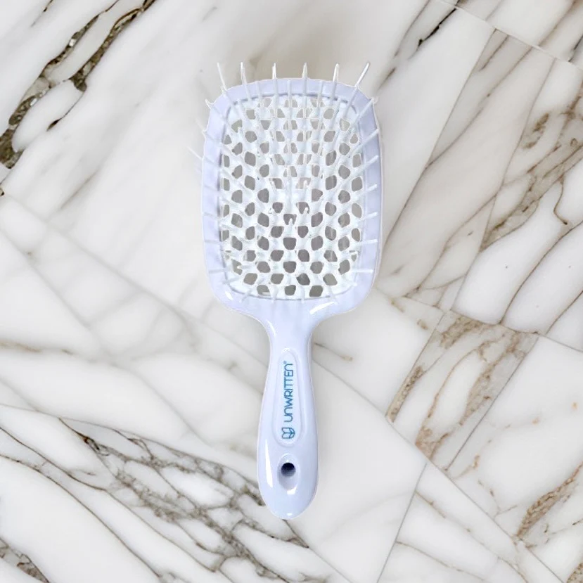 Unwritten Detangling Brush - Image 3